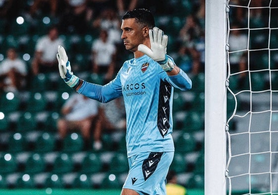 Andrés Fernández, durante el amistoso ante el Elche.