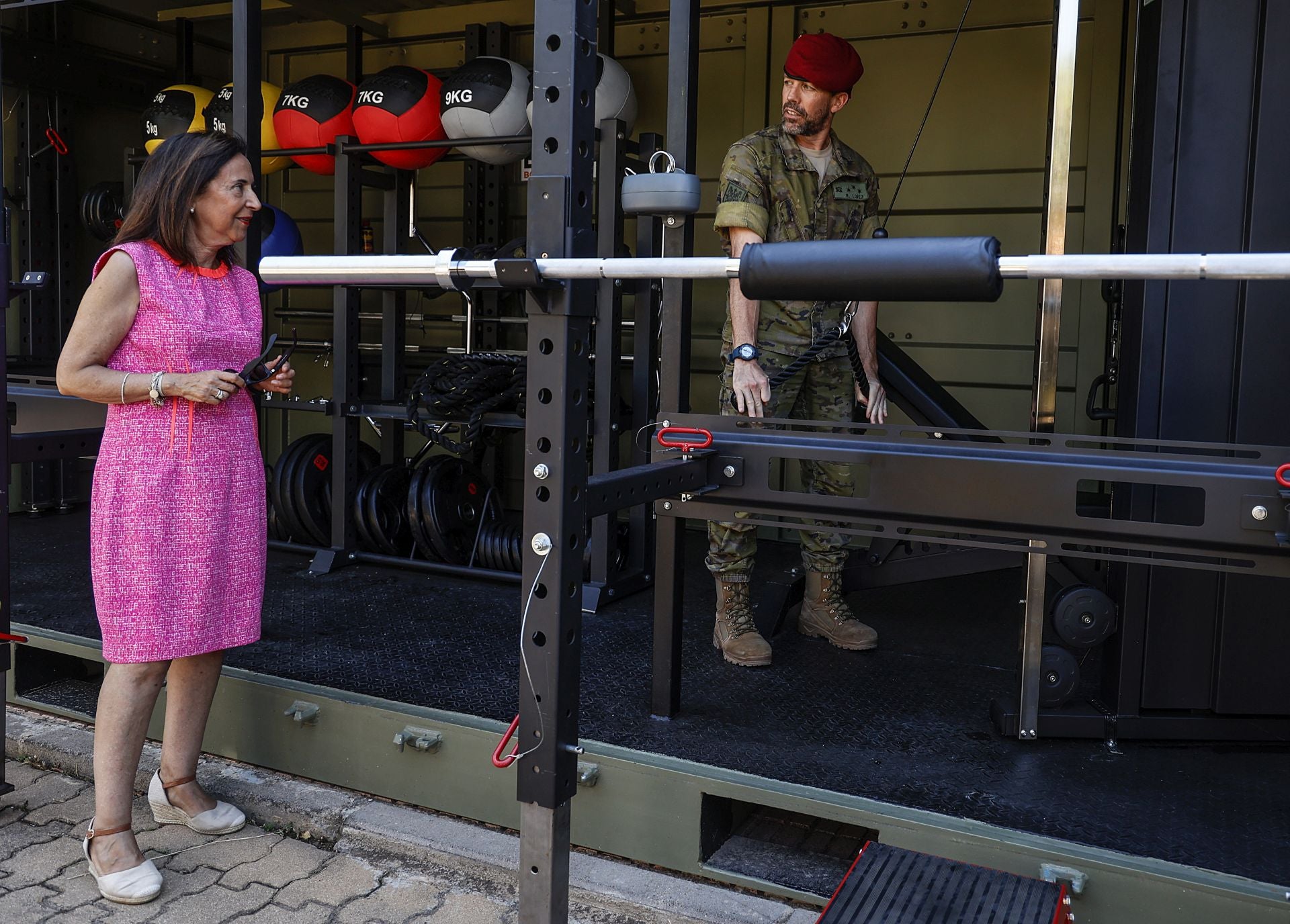 Margarita Robles visita el Cuartel General de Despliegue Rápido de la OTAN en Bétera