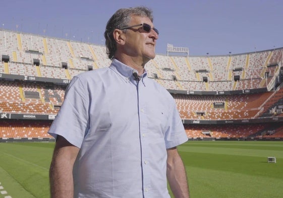 Mario Alberto Kempes, en su última visita a Mestalla.