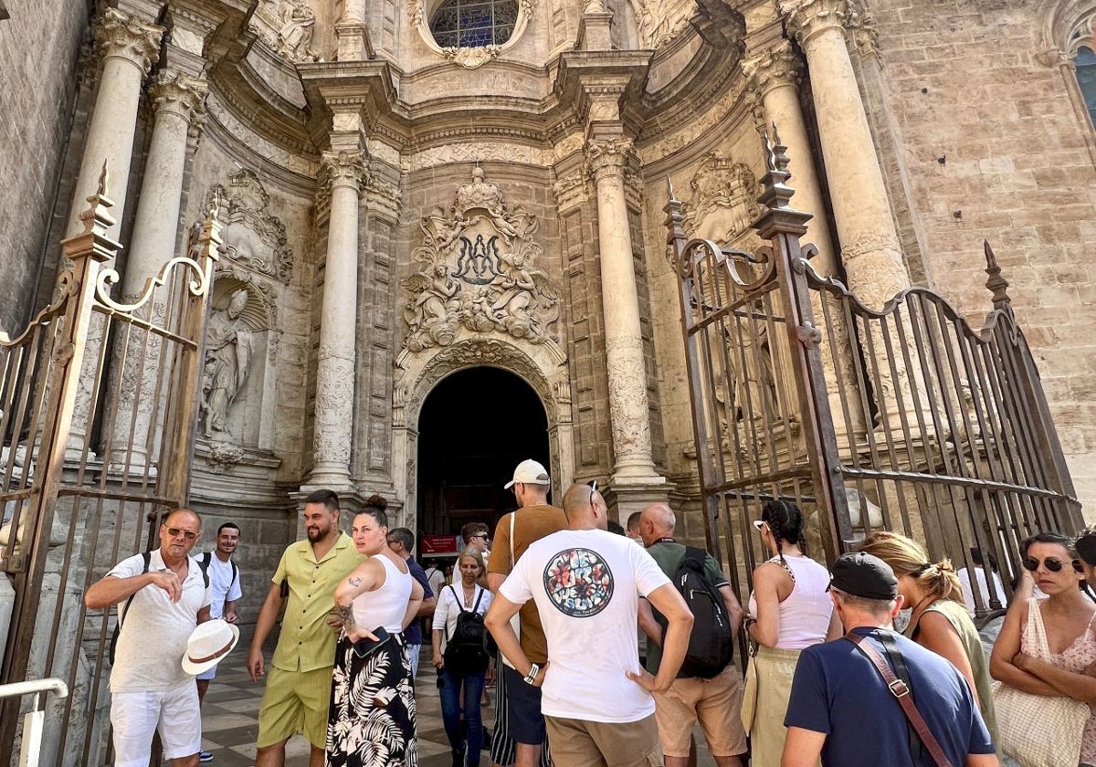 Puerta de los Hierros de la Catedral de Valencia.