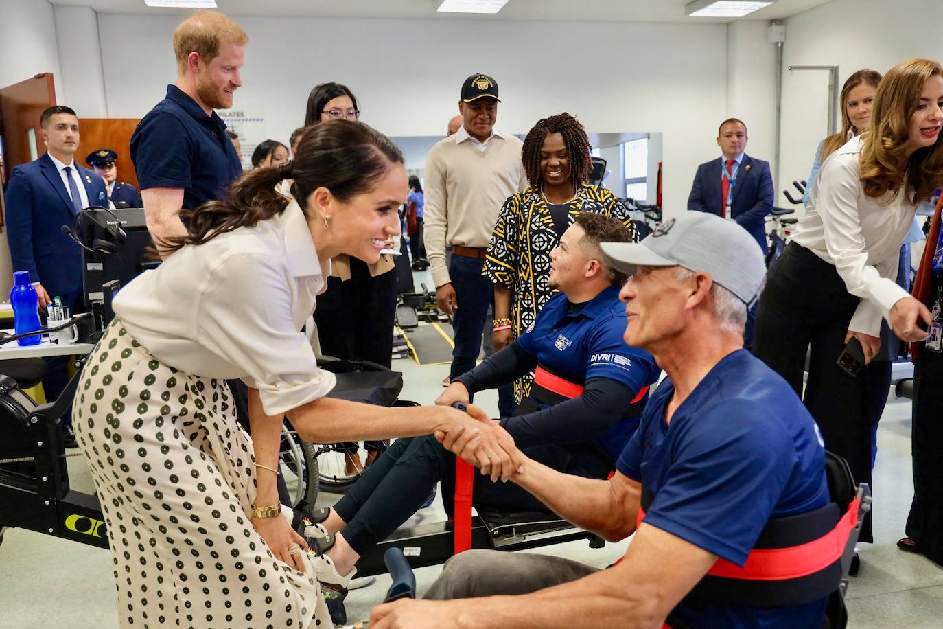 El viaje de Meghan Markle y el príncipe Harry a Colombia: hablando español y bailando salsa