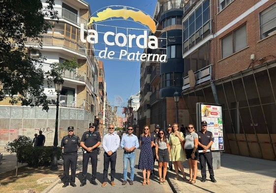 Visita a la calle Mayor tras la celebración de la Junta de Seguridad.