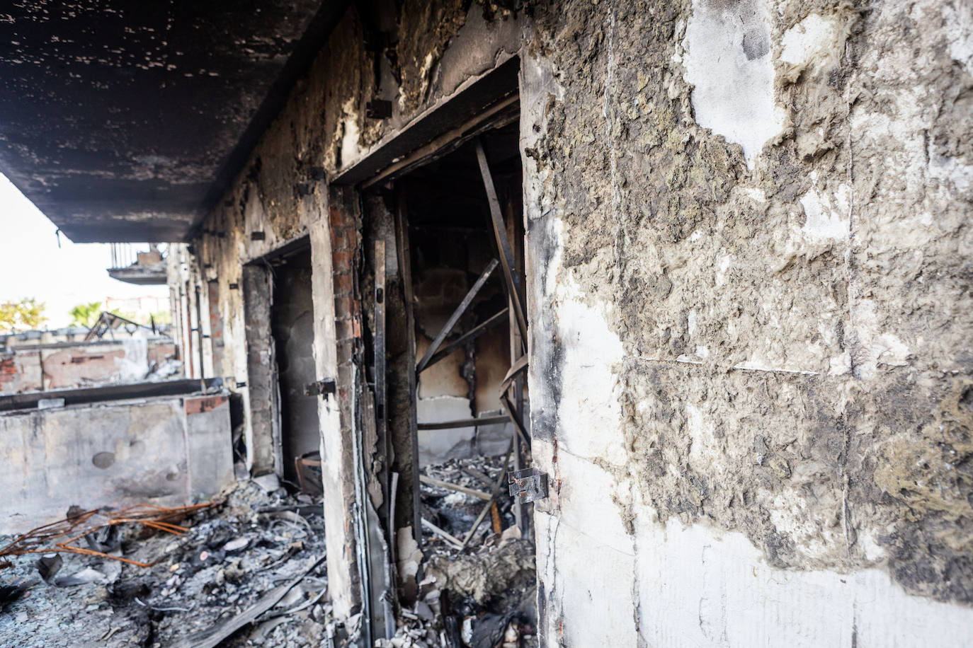 Fotos: así quedaron por dentro el edificio y los pisos del incendio de Campanar