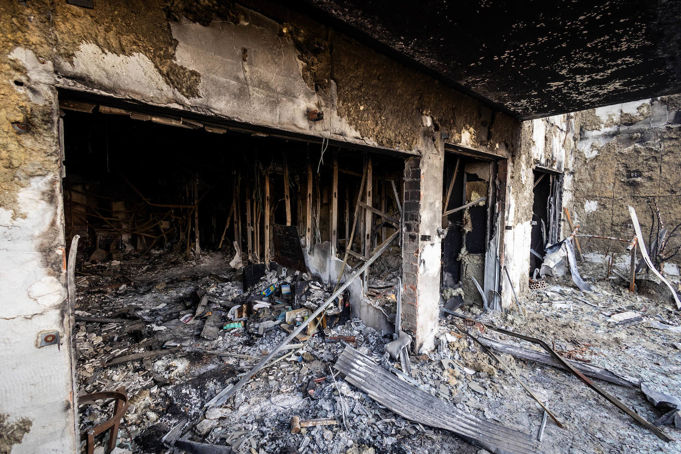 Fotos: así quedaron por dentro el edificio y los pisos del incendio de Campanar