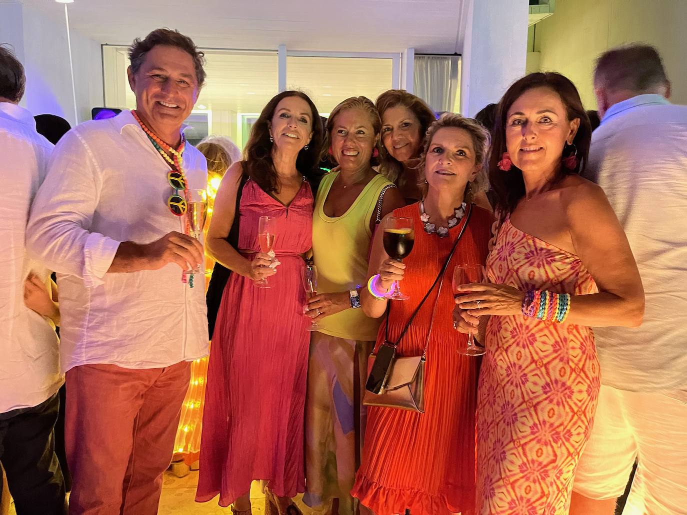 Nicolás Mateo, Alicia Mateo, Ana Postigo, Elena y María Cristine y Mar Martínez.