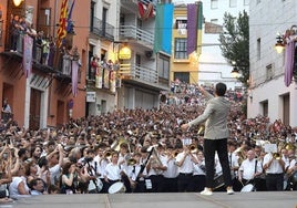 La interpretación conjunta de 'Chimo' en la Plaça Major.