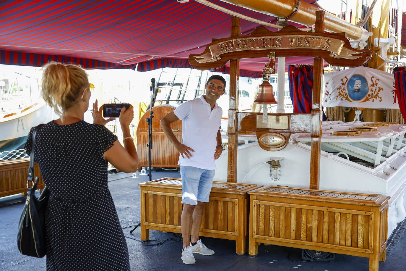 Fotos del buque de la armada italiana que ha abierto sus puertas en Valencia