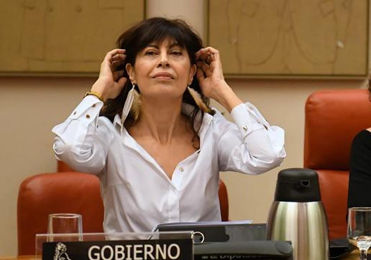 La ministra Ana Redondo, en una comisión del Congreso.