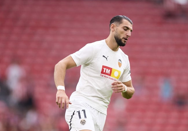 Rafa Mir, durante el partido en San Mamés.