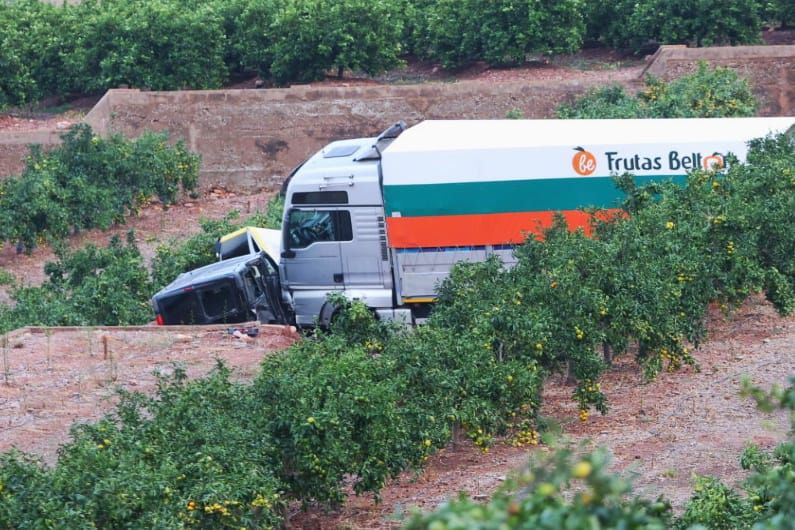 Mueren tres personas arrolladas por un camión en Benifairó de les Valls