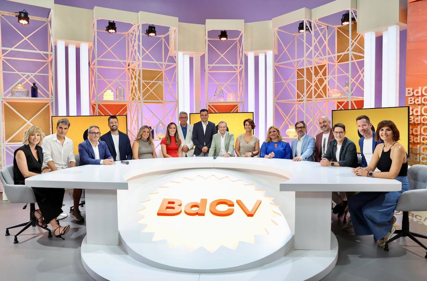 El regreso de l&#039;Alqueria Blanca y muchas emisiones en vivo, novedades de la televisión autonómica