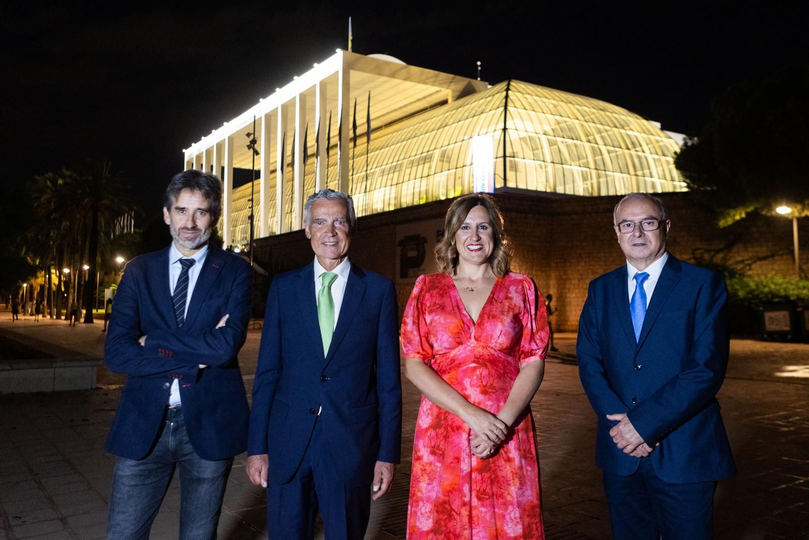 Imagen principal - El Palau de la Música estrena iluminación