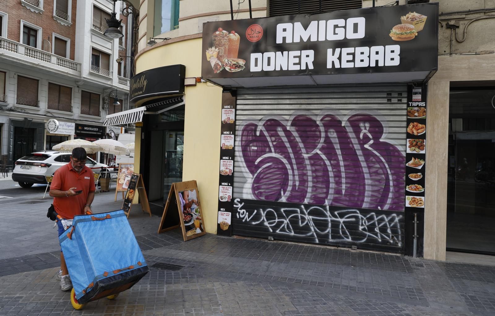 Graffitis y vandalismo en el centro histórico de Valencia