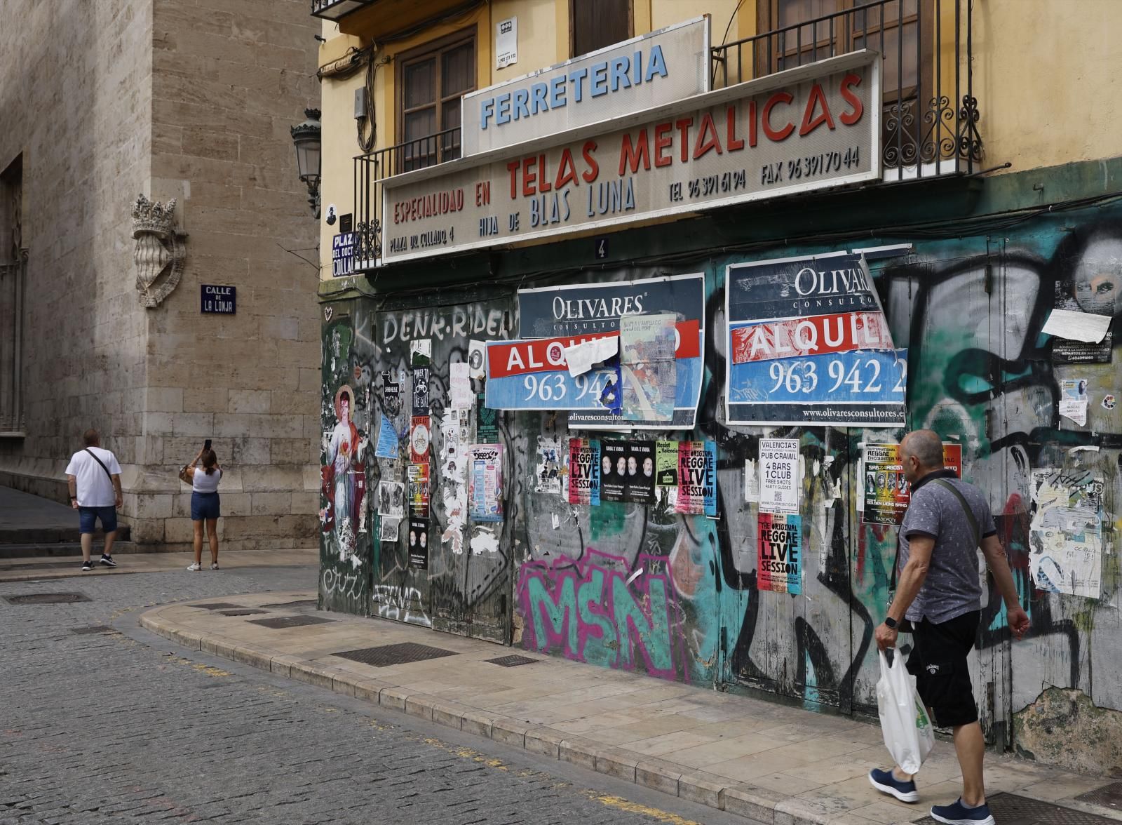 Graffitis y vandalismo en el centro histórico de Valencia