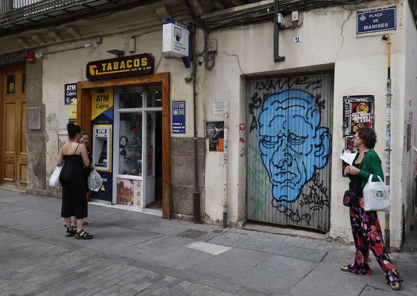 Graffitis y vandalismo en el centro histórico de Valencia