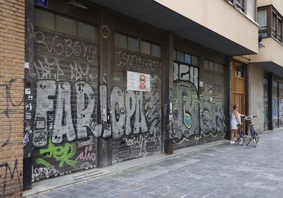 Graffitis y vandalismo en el centro histórico de Valencia