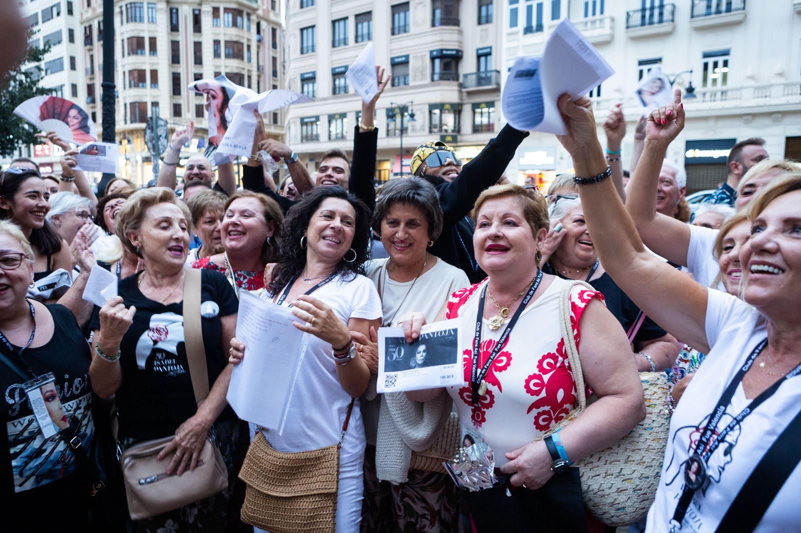 Isabel Pantoja causa furor en Valencia