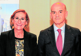 Teresa Gisbert, fiscal de Sala de Menores, junto a Pablo Ponce.