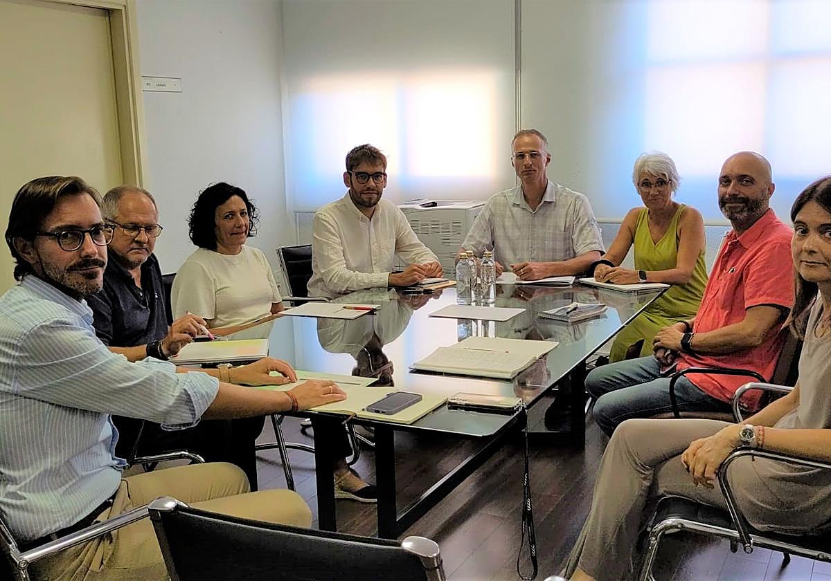 Reunión sobre actuaciones educativas.