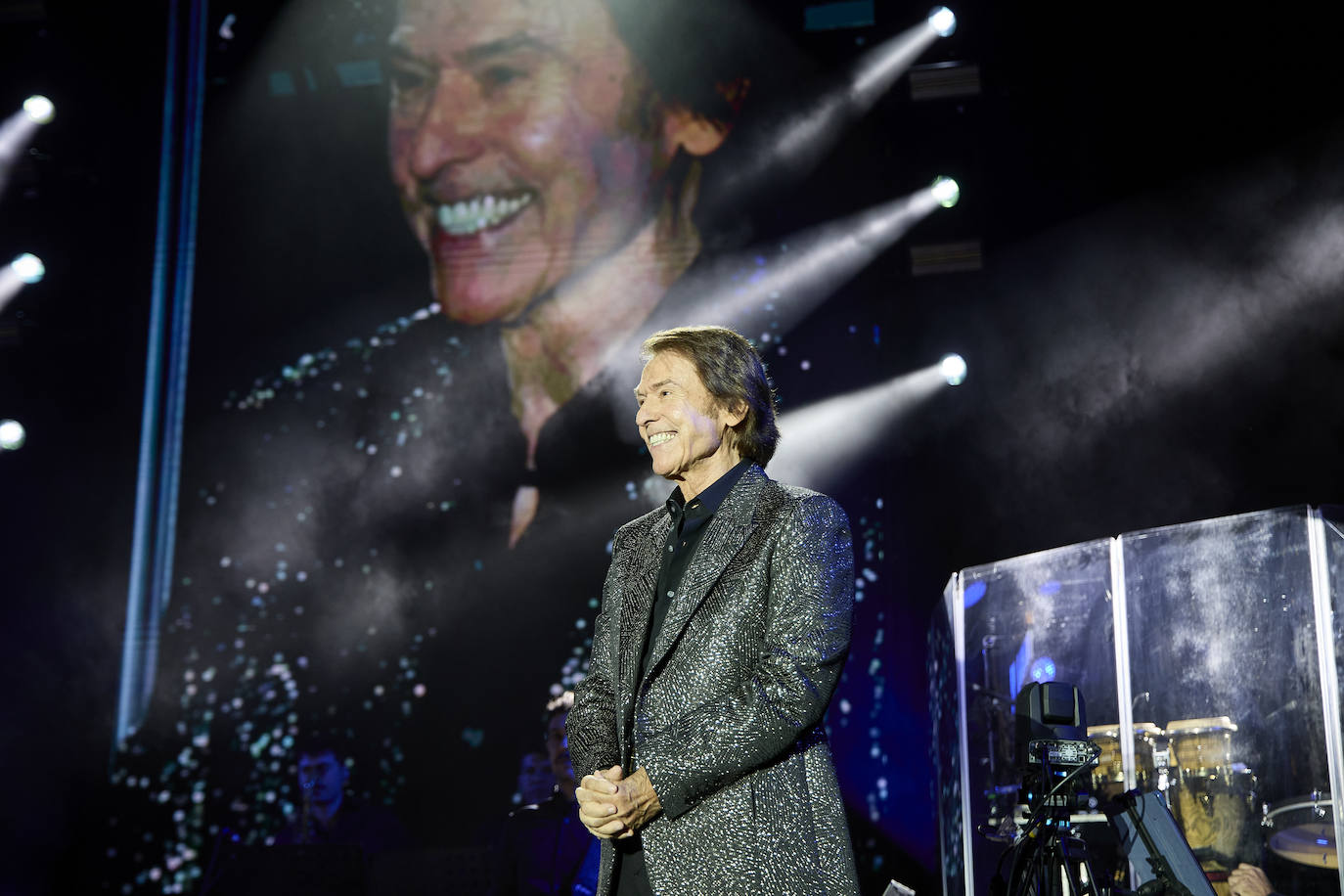 Raphael enamora a Valencia en otra &#039;gran noche&#039;