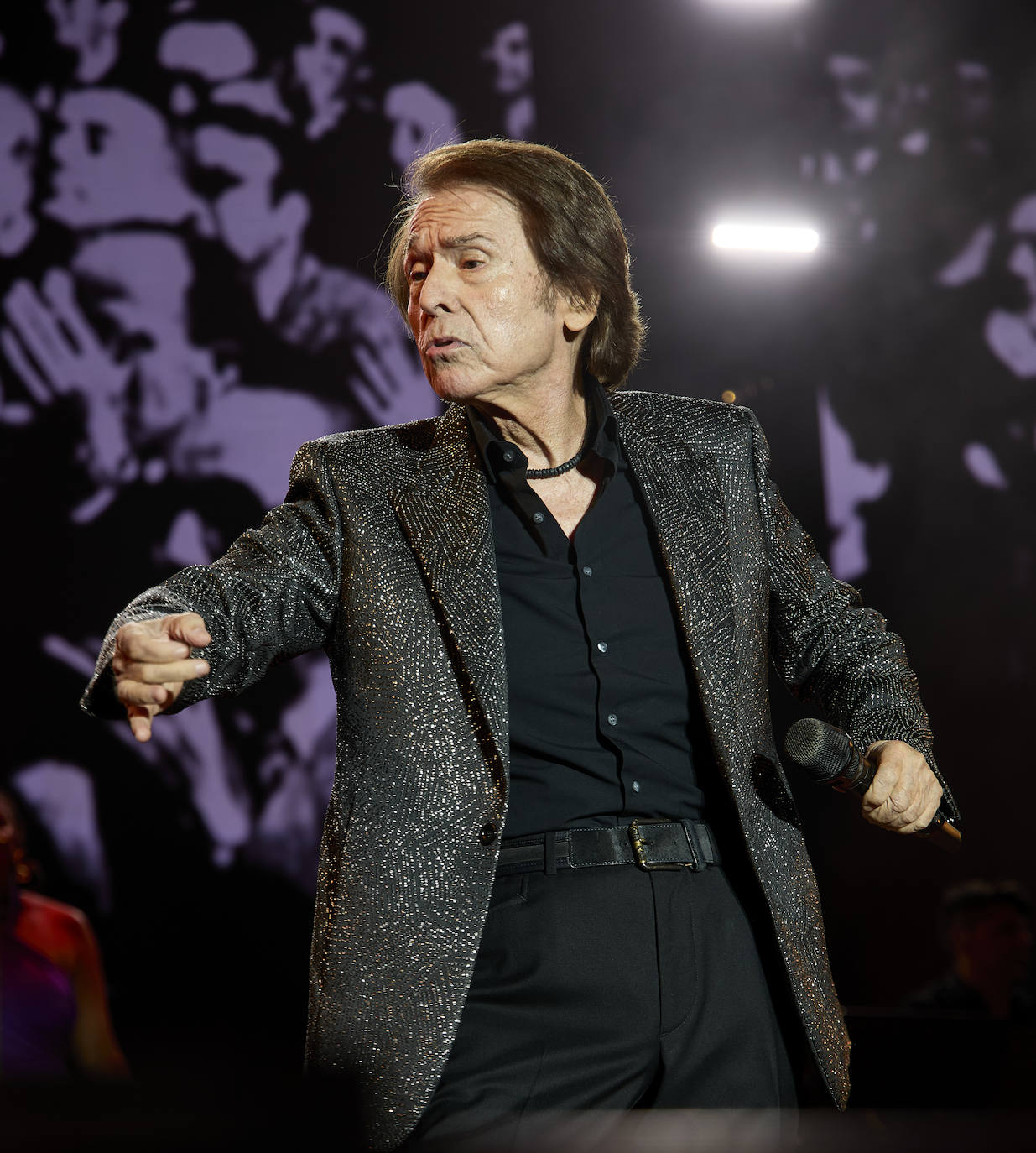 Raphael enamora a Valencia en otra &#039;gran noche&#039;