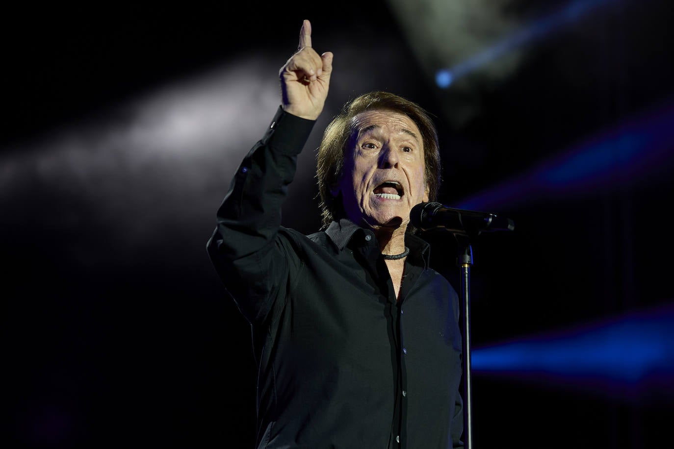 Raphael enamora a Valencia en otra &#039;gran noche&#039;