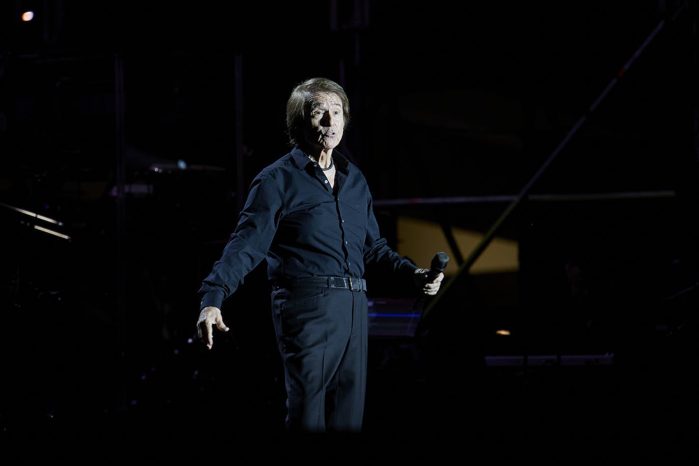 Raphael enamora a Valencia en otra &#039;gran noche&#039;