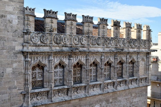 Algunas de las almenas de Valencia que serán restauradas por el Ayuntamiento.