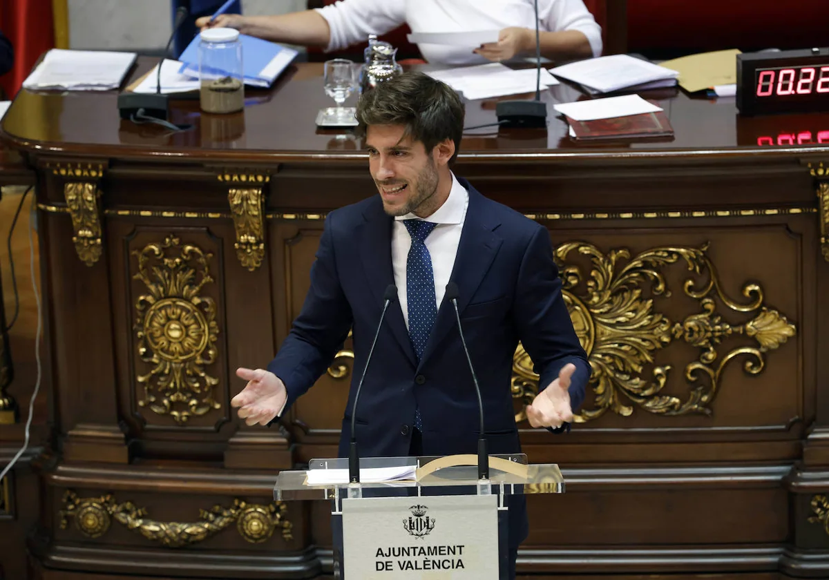 El portavoz municipal, Juan Carlos Caballero, en el debate sobre el estado en la ciudad.