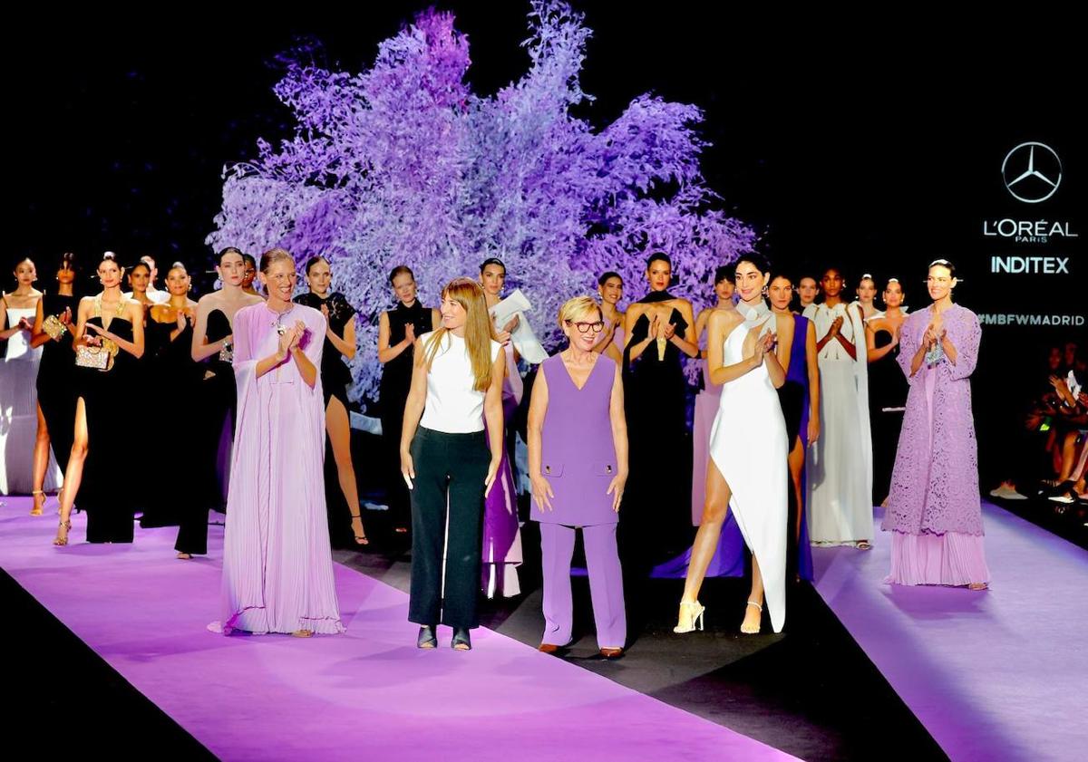 Imagen principal - Isabel Sanchis ha desfilado en Madrid en la Mercedes Benz Fashion Week.