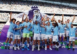 El Manchester City celebra un campeonato en el último del antiguo formato de la Champions.