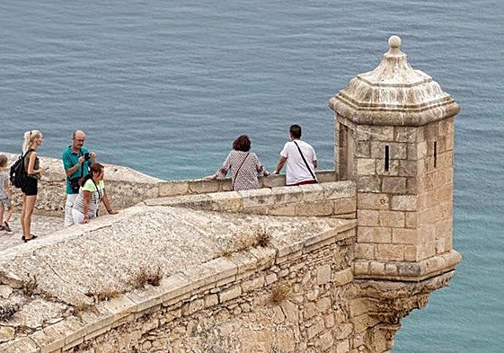 Uno de los baluartes del Castillo de Santa Bárbara, en una imagen de archivo.