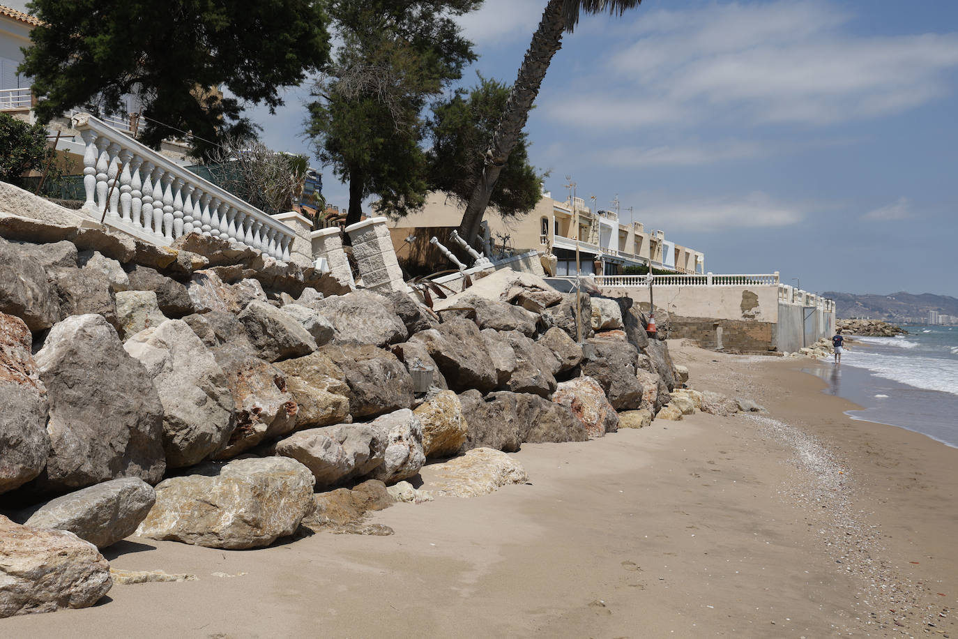 Tavernes cerrará la Goleta para iniciar la aportación de 20.000 metros cúbicos de arena a la playa 