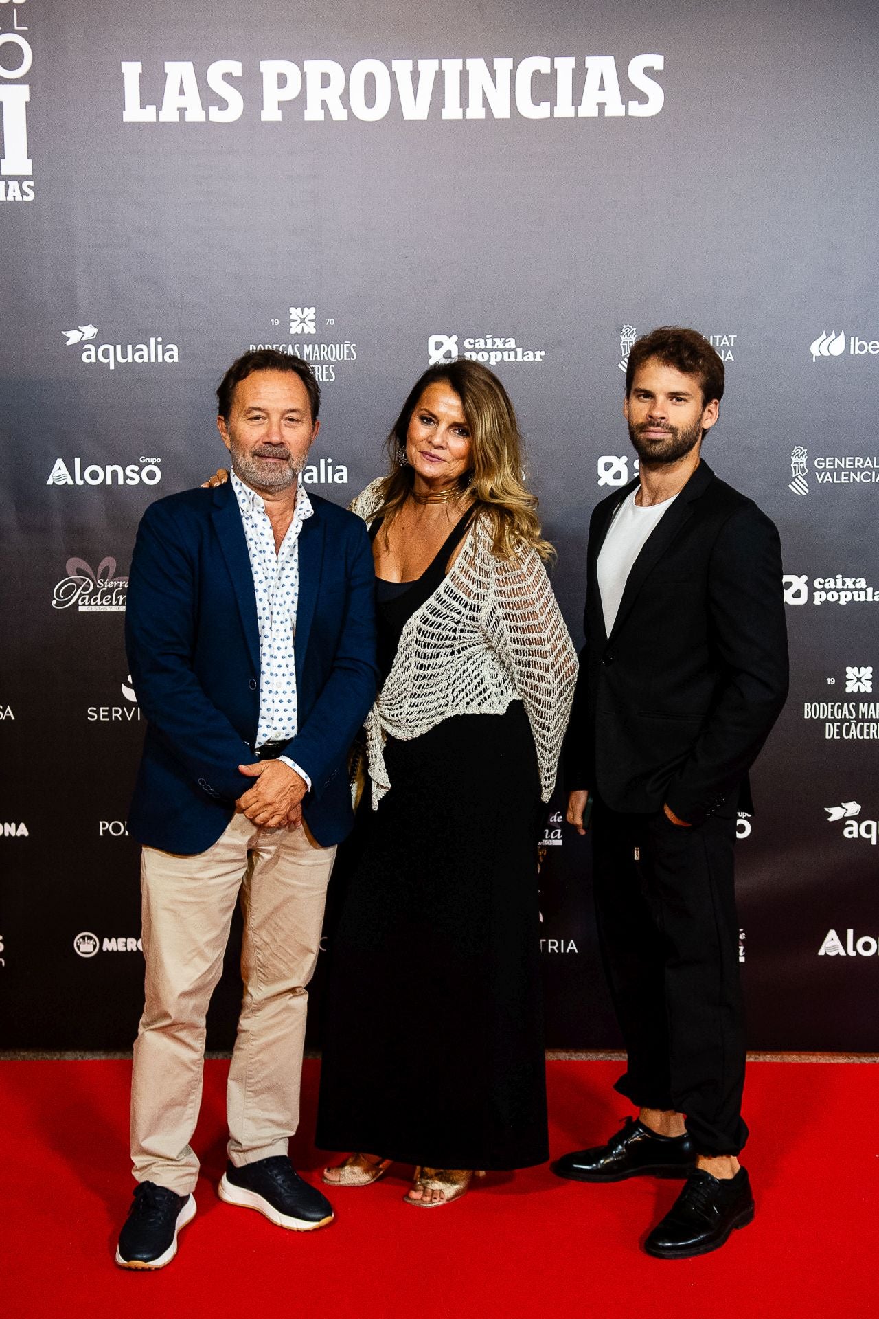 Vicente y Óscar Segrelles, de la Galería de Arte Benlliure, junto a Estrella Orozco.