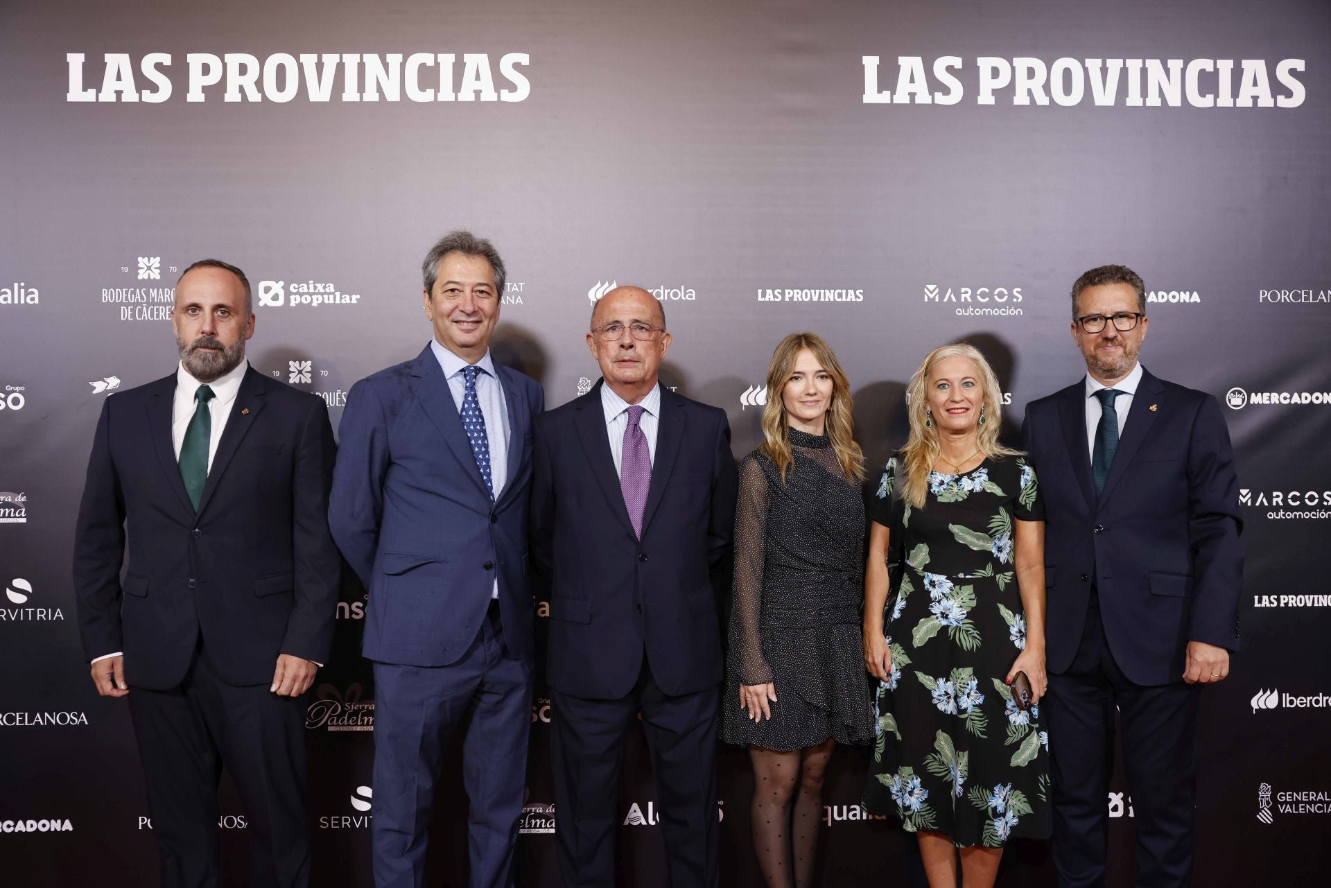 Una nutrida representación de Vox, el diputado provincial Sergio Pastor; el exvicepresidente del Consell Vicente Barrera; el diputado nacional y presidente de Vox Valencia, Ignacio Gil Lázaro; la responsable de Vox Jóvenes, Elena Carrasco; la concejal de Moncada Carolina Luis y el diputado provincial Sergio Herrero