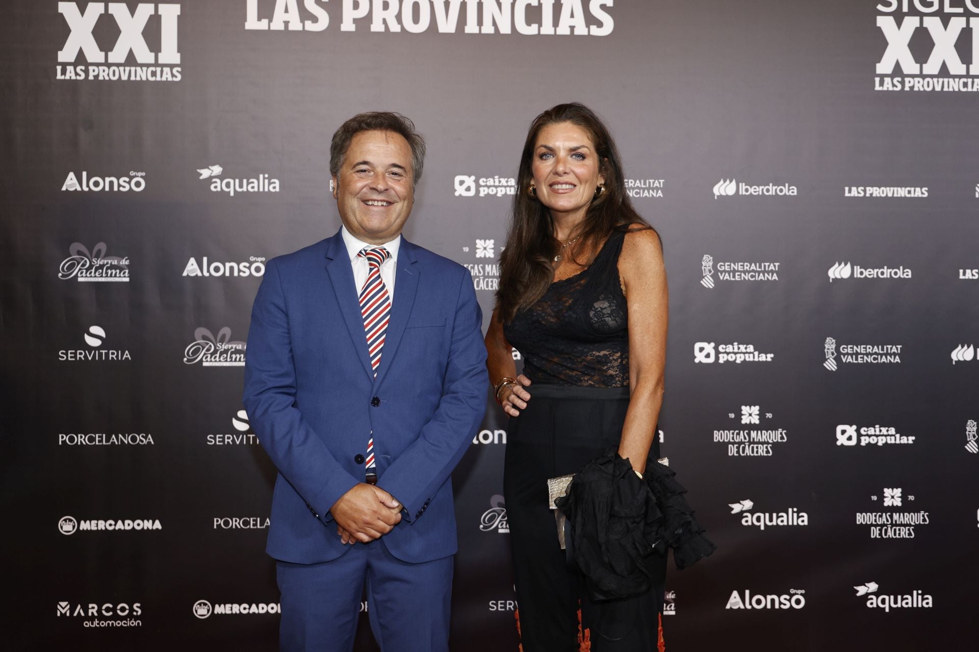 Antonio Pitera, director general de LAS PROVINCIAS, junto a su mujer, Ana R. Lairado.