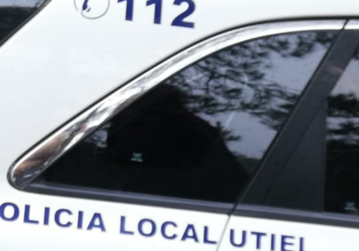 Imagen de archivo de un coche patrulla de la Policía Local de Utiel.