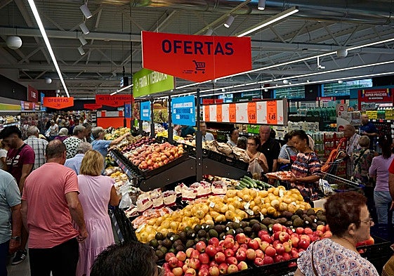 Interior de un supermercado.
