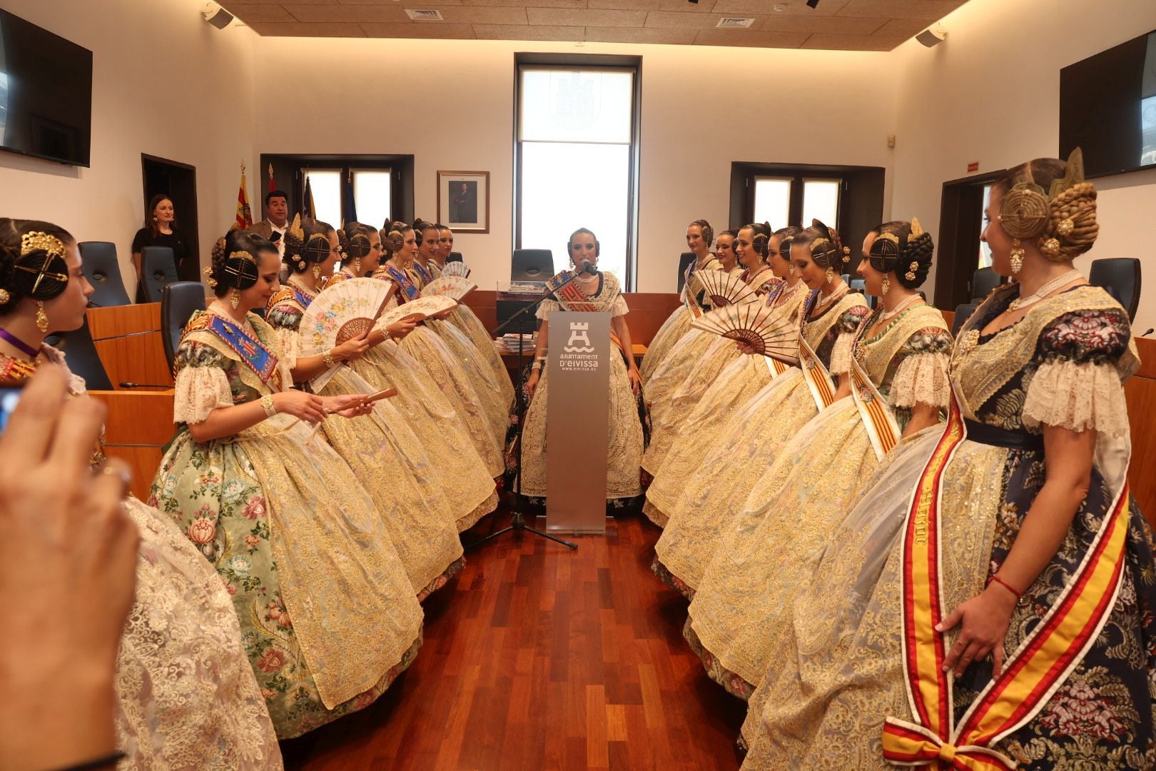 Las candidatas a Fallera Mayor de Valencia visitan Ibiza