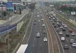 Atascos en la Pista de Silla este lunes