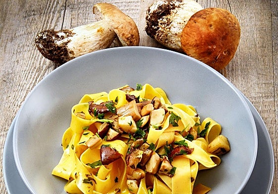 Un plato de pasta en una imagen de archivo.