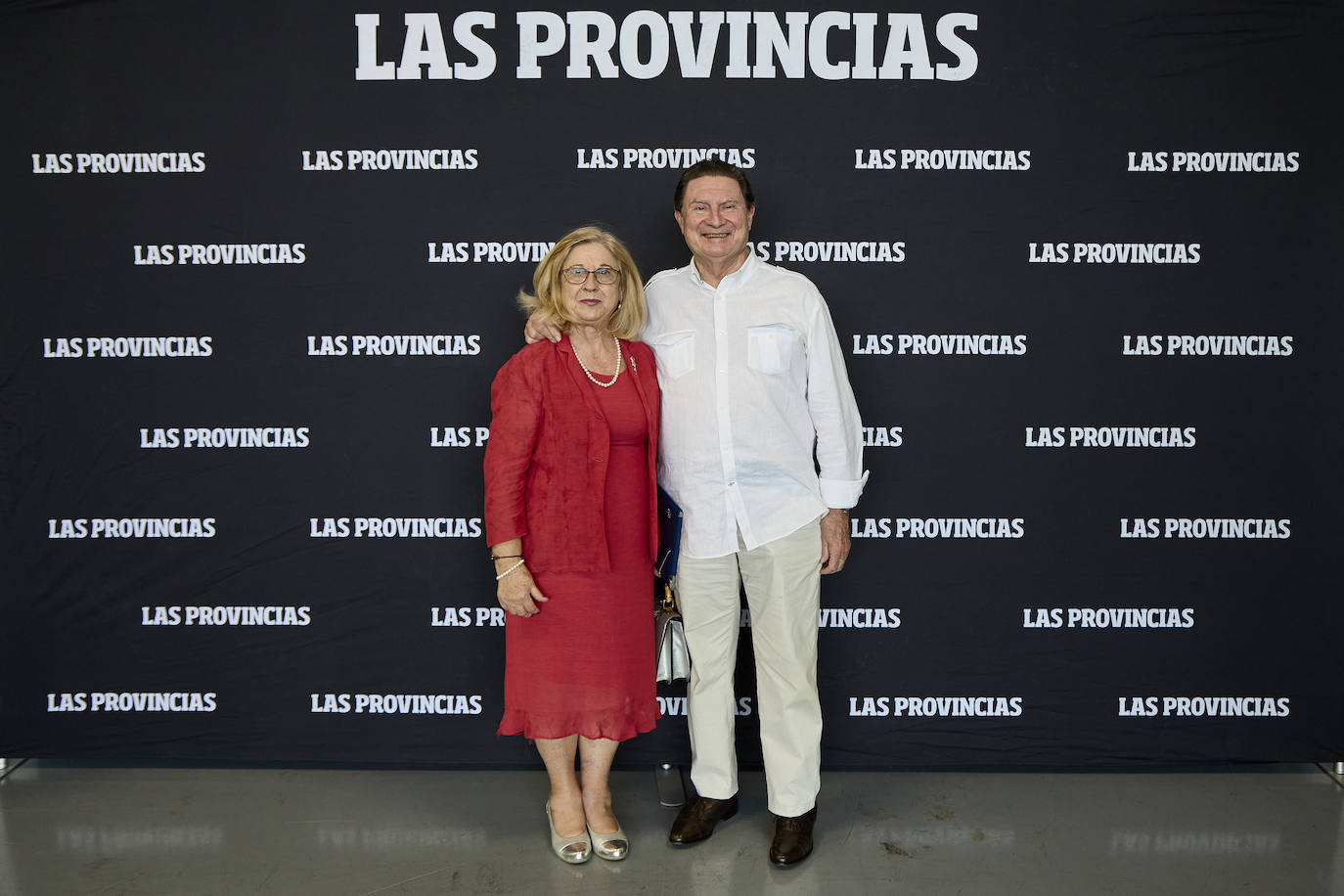 Amigos, familia y aficionados arropan a Enrique Ponce en LAS PROVINCIAS