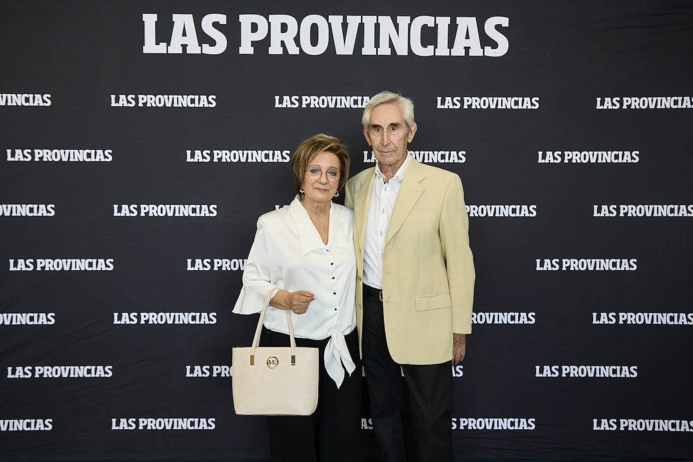 Amigos, familia y aficionados arropan a Enrique Ponce en LAS PROVINCIAS