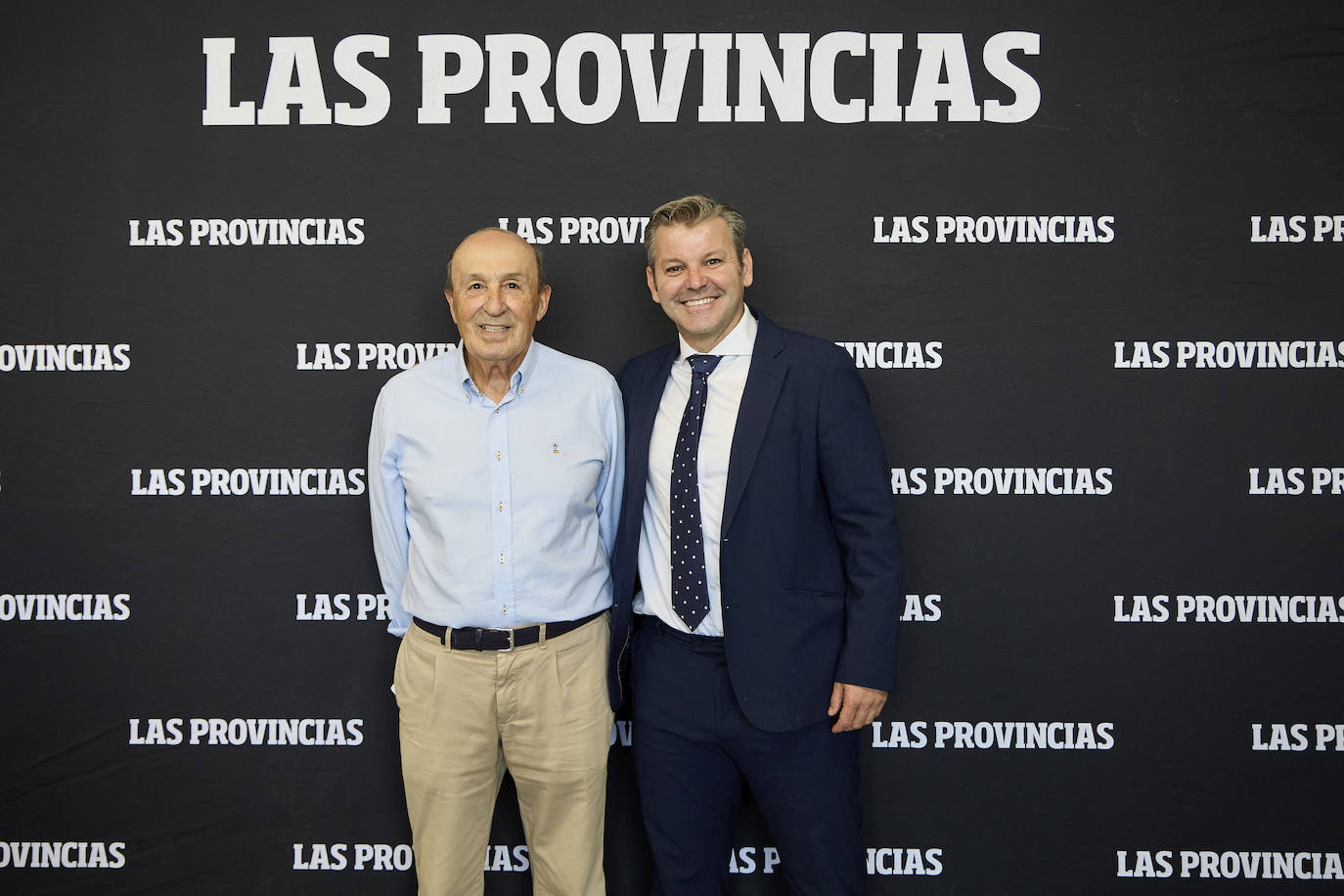 Amigos, familia y aficionados arropan a Enrique Ponce en LAS PROVINCIAS