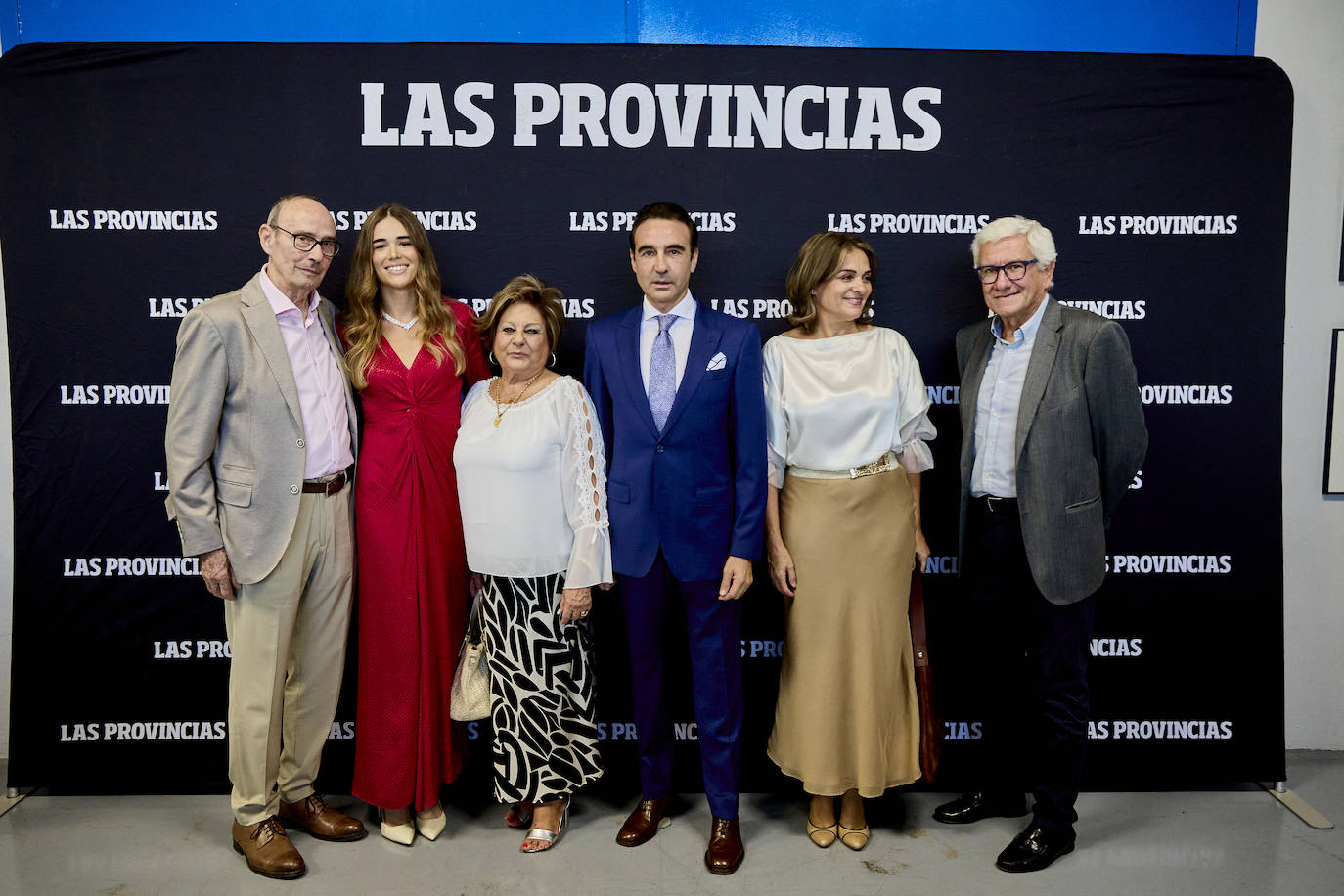 Amigos, familia y aficionados arropan a Enrique Ponce en LAS PROVINCIAS