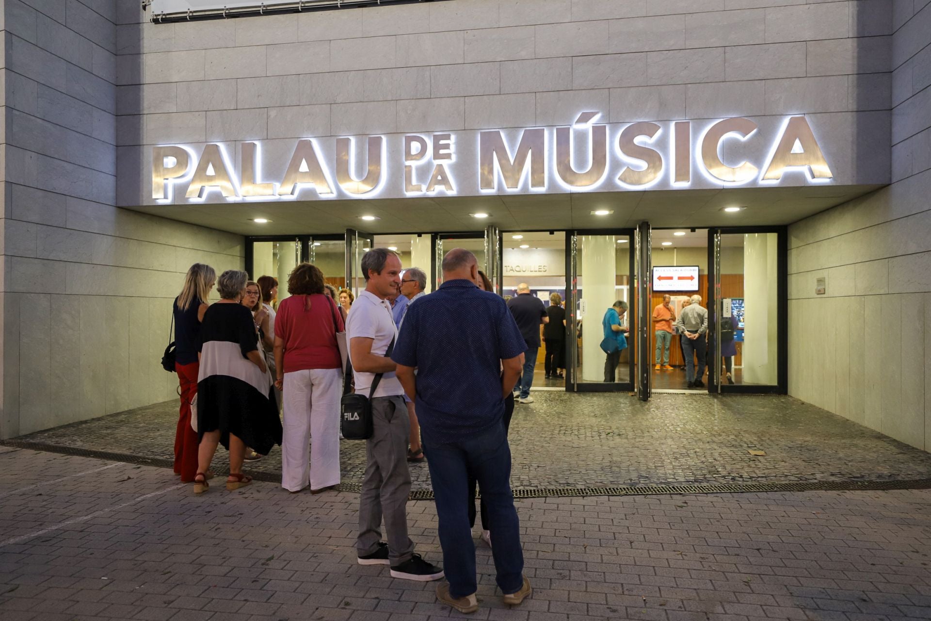 El concierto de Víctor Manuel en Valencia, en imágenes