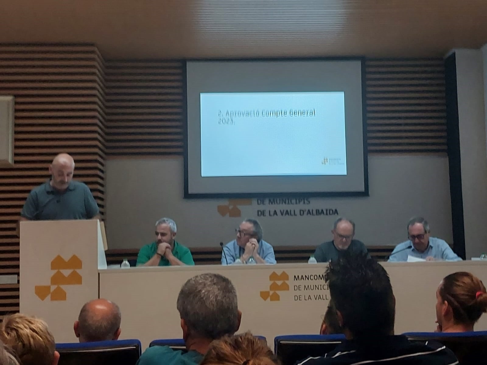 Momento de la intervención del portavoz socialista en el pleno de la Mancomunitat.