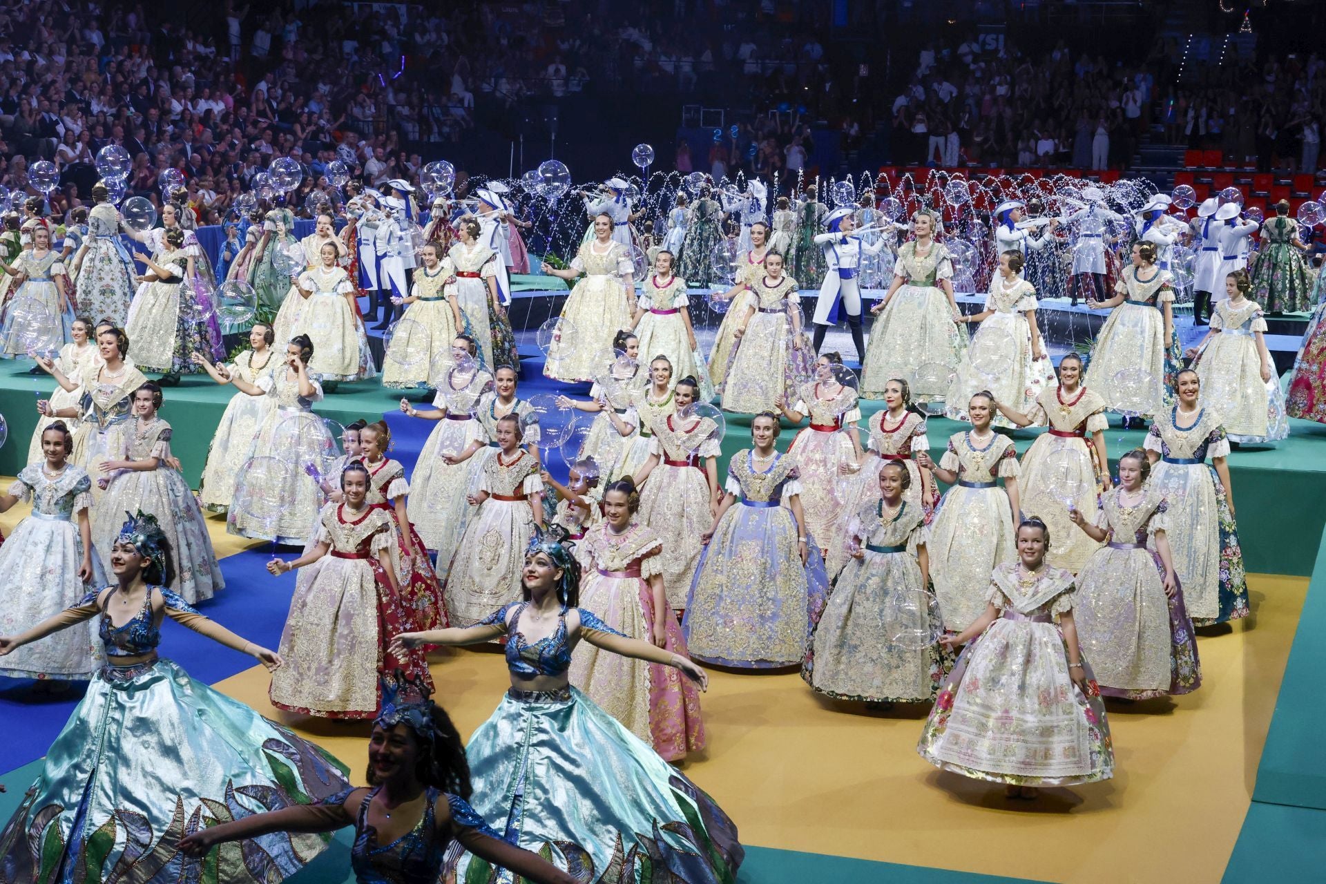 La gala de elección de las candidatas a fallera mayor de Valencia 2025 en imágenes