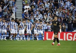 Diego López se lamenta tras uno de los goles de la Real Sociedad.