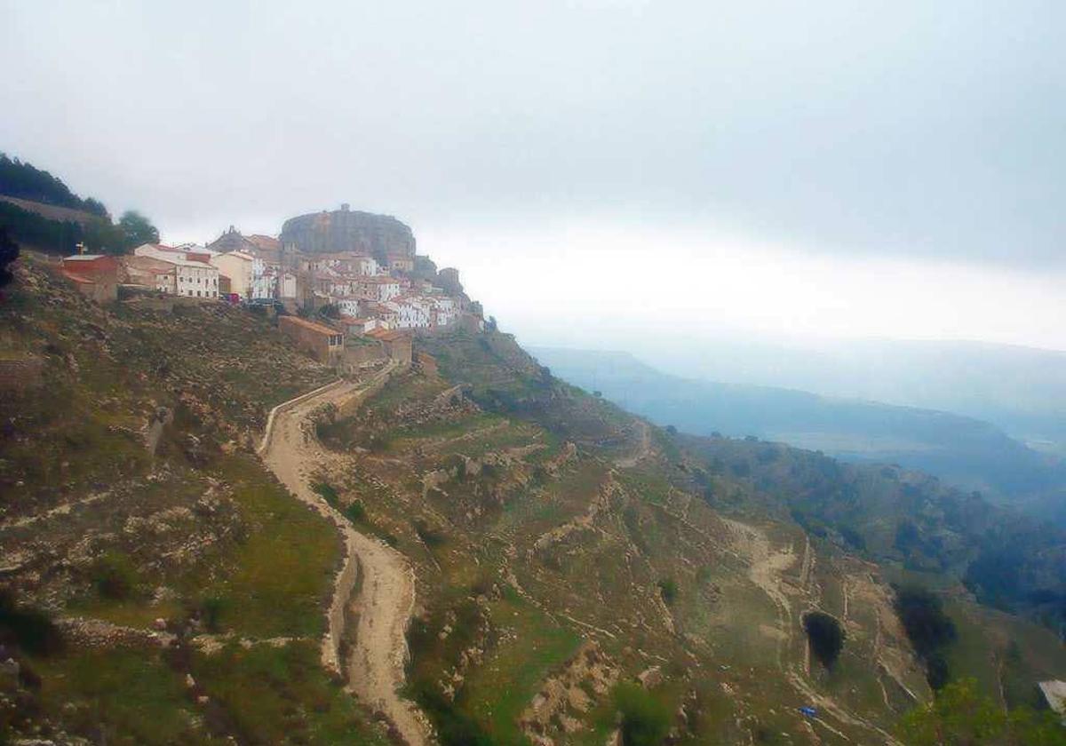 Vista aérea de Ares del Maestrat, uno de los municipios más fríos de la Comunitat este domingo.